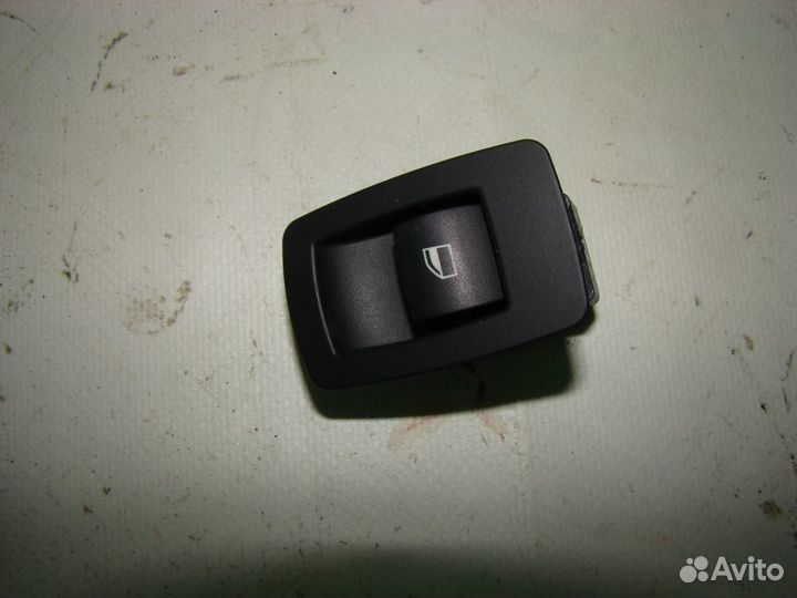 Кнопка переднего стеклоподъемника BMW 320i E90 (Ку