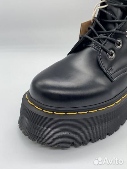 DR. Martens 1460 Jadon Black Platform