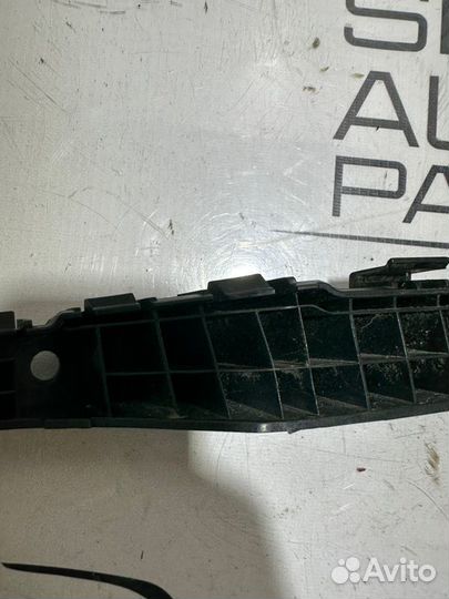 Крепление бампера Kia Soul AM G4FC 2009