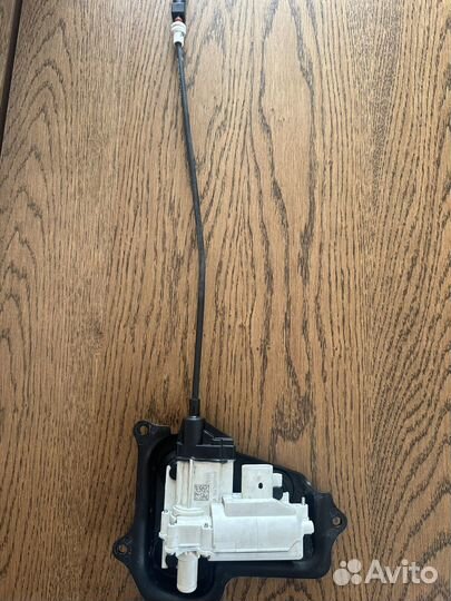 Доводчик двери мерседес GLE