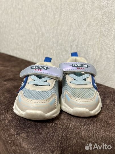 Кроссовки детские