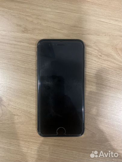 iPhone 8, 64 ГБ