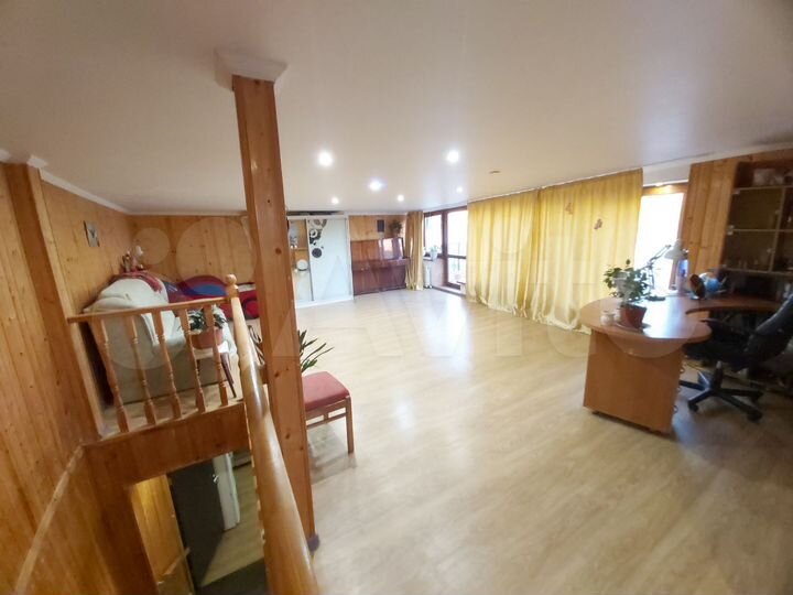 3-к. квартира, 108 м², 2/2 эт.