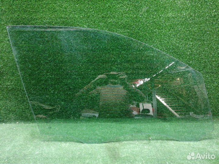 Стекло двери переднее правое Volkswagen Touareg