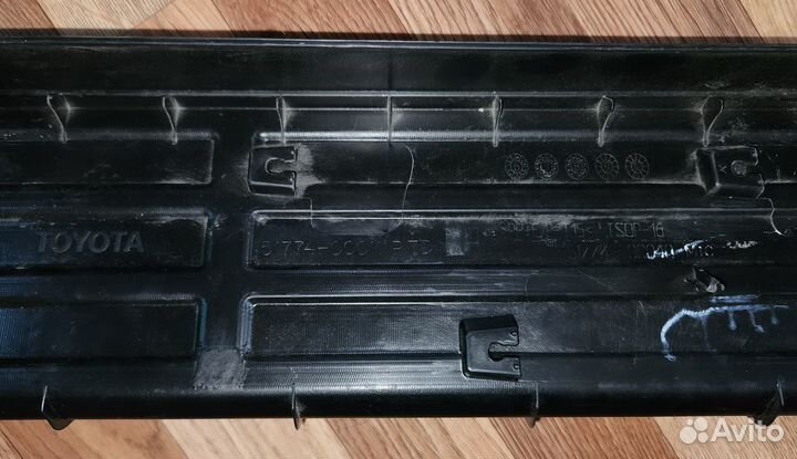 Накладка подножки левая Toyota Sequoia 2007-20017