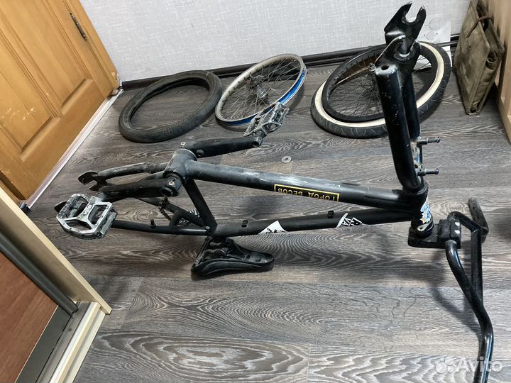 Рама bmx шатуны колеса покрышки руль вилка