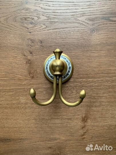 Двойной крючок ретро