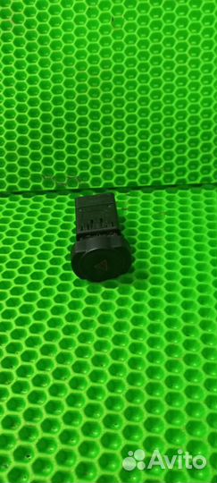 Кнопка аварийной сигнализации Nissan Almera (G15)