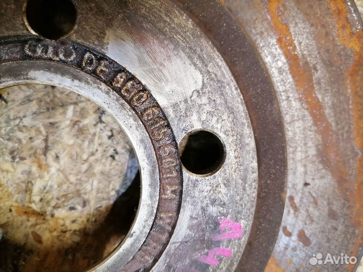 Диски тормозные задние Audi A4 B7 2.0T 4WD