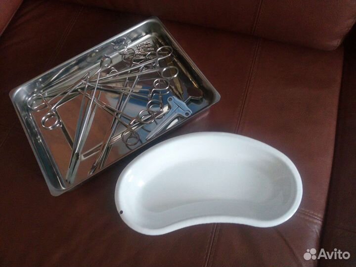 Бикс + инструмент + лотки + емкости для растворов