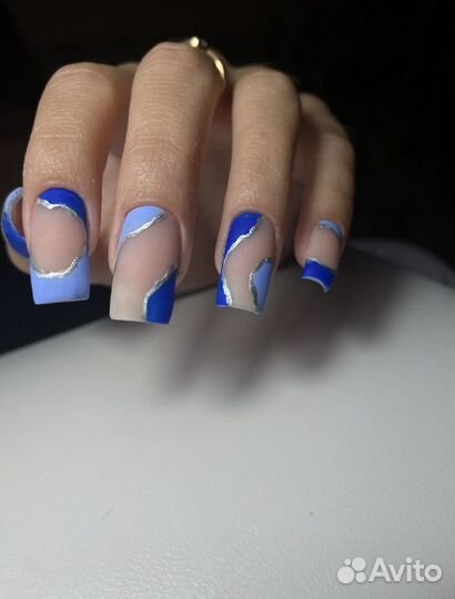 Модель на ногти