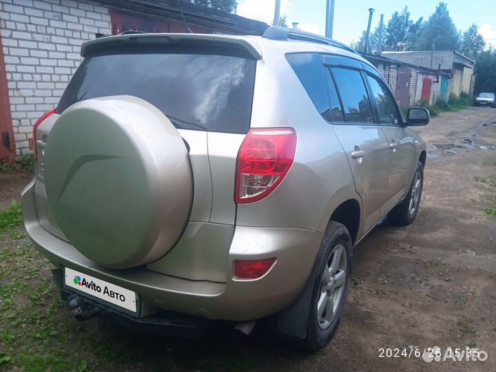 Toyota RAV4 2.0 AT, 2006, 228 000 км