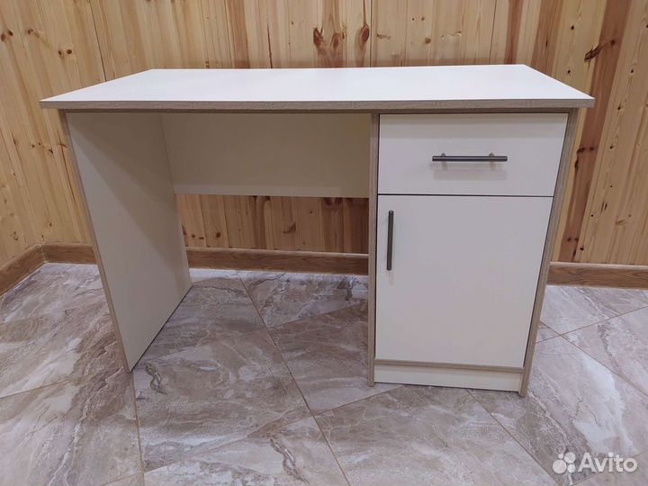 Письменный стол