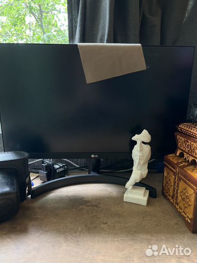 Монитор LG 22MK600M