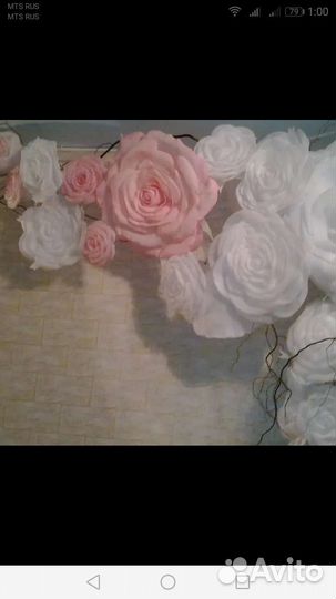 Композиция из белых розочек