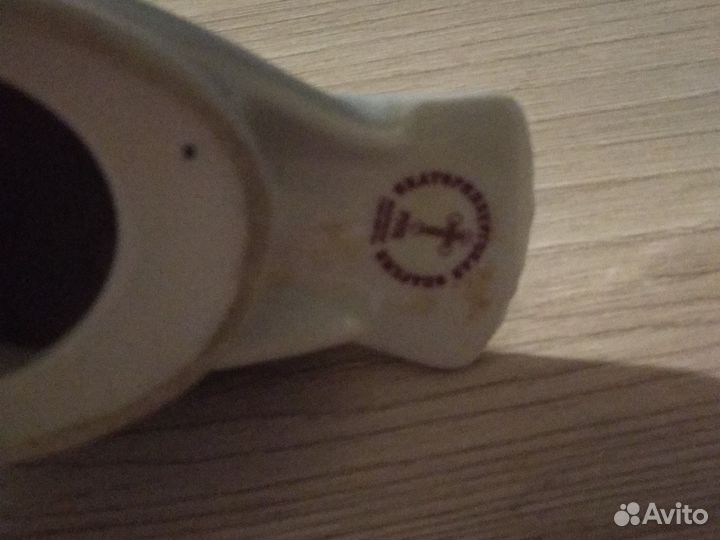 Статуэтка фарфоровая голубь