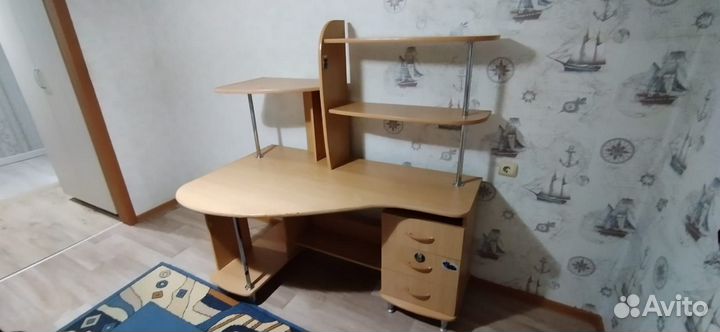 Компьютерный стол