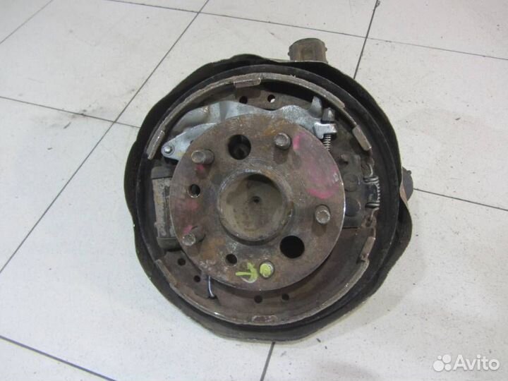 Кулак задний левый Лексус