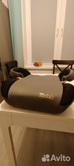 Детский бустер автомобильный