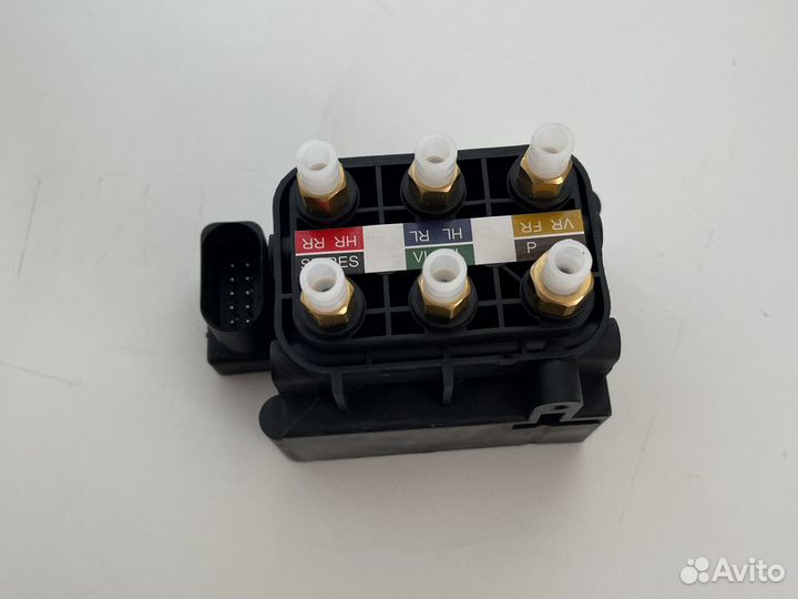 Блок клапанов пневмоподвески w221-GL164-ML164