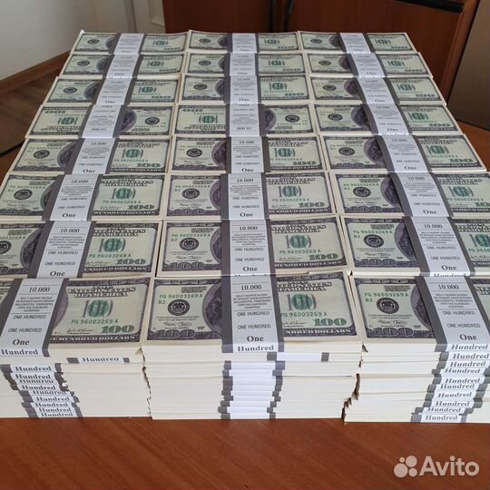 300 пачек номинал 100 Долларов