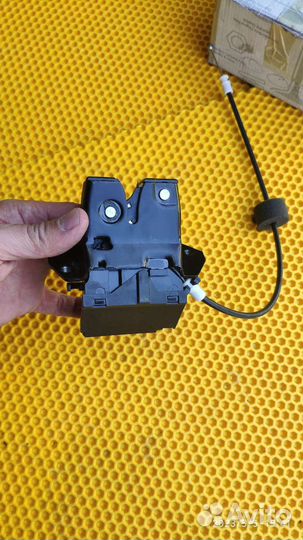 Замок багажника w203 w209 w211 новый