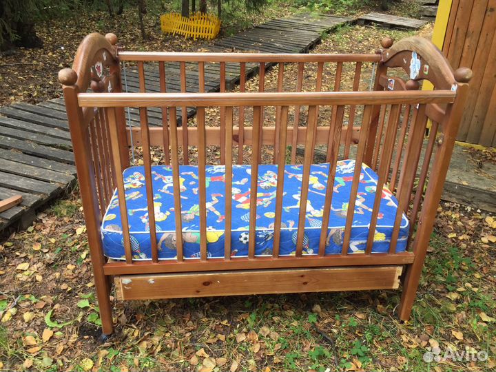 Детская кроватка