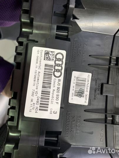 Панель приборов q3 8u 0 920 930 f