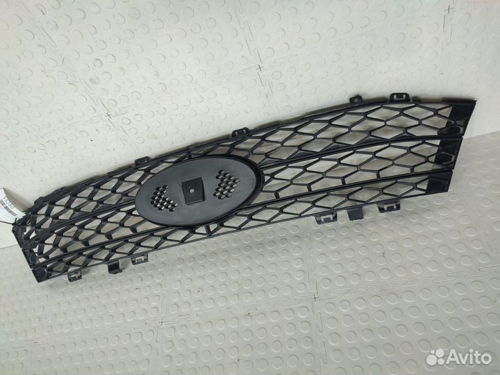 Решетка радиатора Лада Веста 2015
