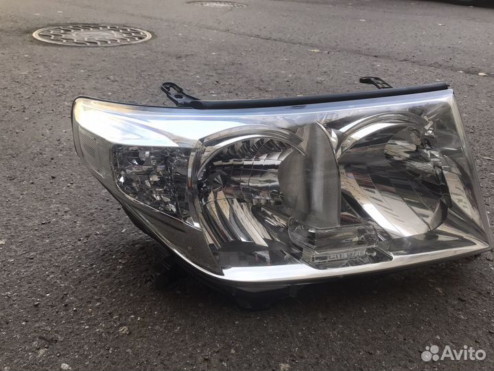 Фара передняя правая Ленд Крузер 200