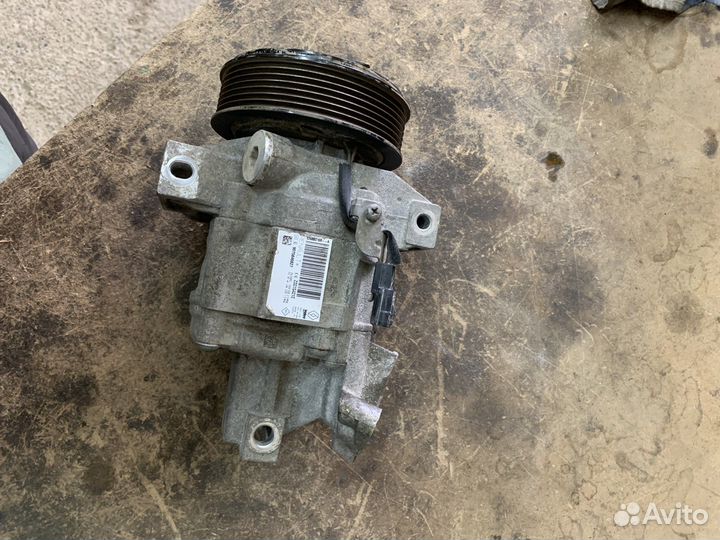Компрессор кондиционера Renault Sandero Stepway 2