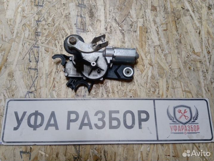 Моторчик стеклоочистителя крышки багажника Ford Fo