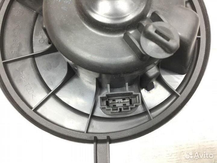 Мотор печки Volkswagen Golf хэтчбек BLS 2006