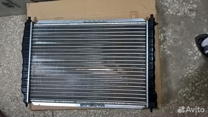 Радиатор охлаждения Chevrolet Aveo T200/250 AT/MT