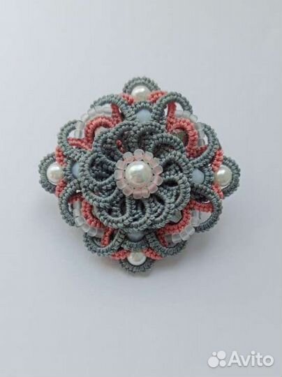 Брошь фриволите