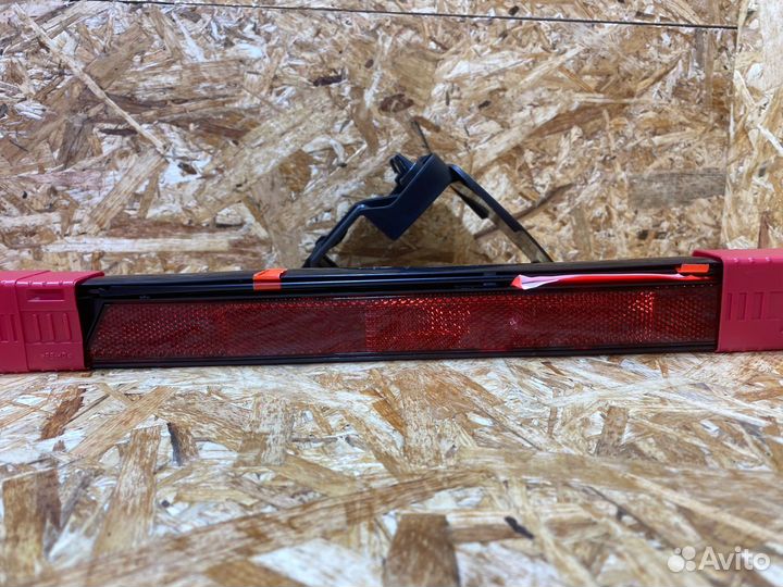 Знак аварийной остановки Audi A4 B9 2016 8T0860251