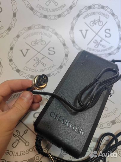 Зарядное устройство 58.8V 3A