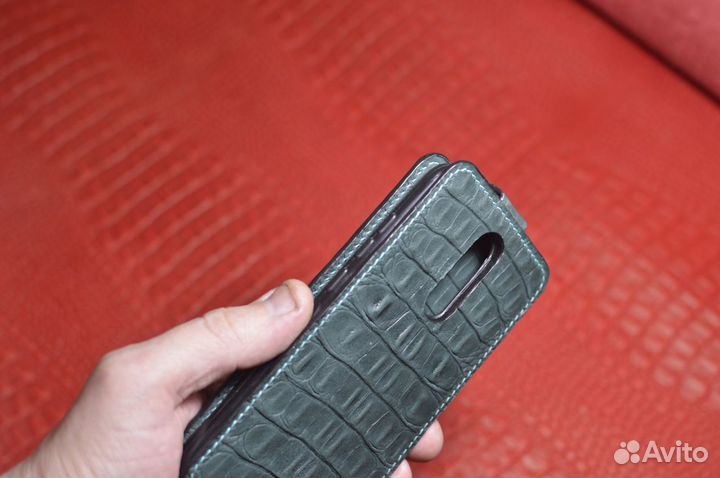 Кожаный чехол на телефон ручной работы