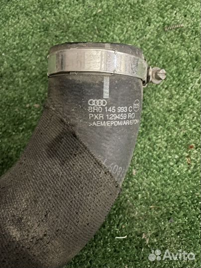 Патрубок интеркулера Audi Q5 8R