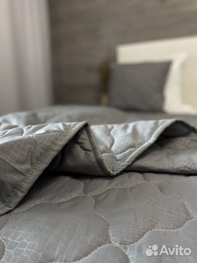 Покрывало стеганое двустрорннее 210*240