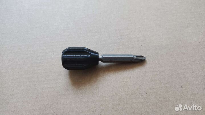 Маленька ручка для бит. Маленькая отвёртка