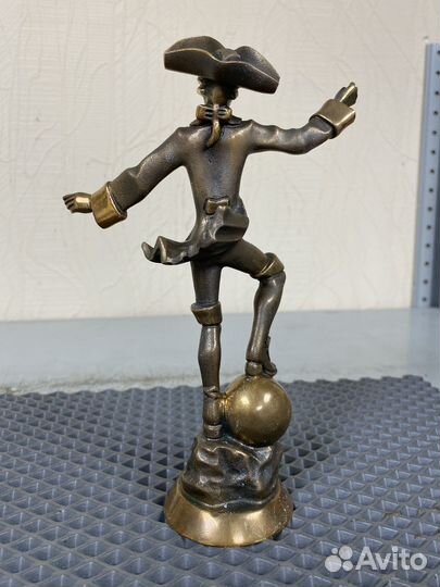 Барон Мюнхгаузен статуэтка бронзовая бронза