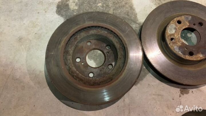 Диск тормозной передний Toyota Camry V55 2.5 2AR