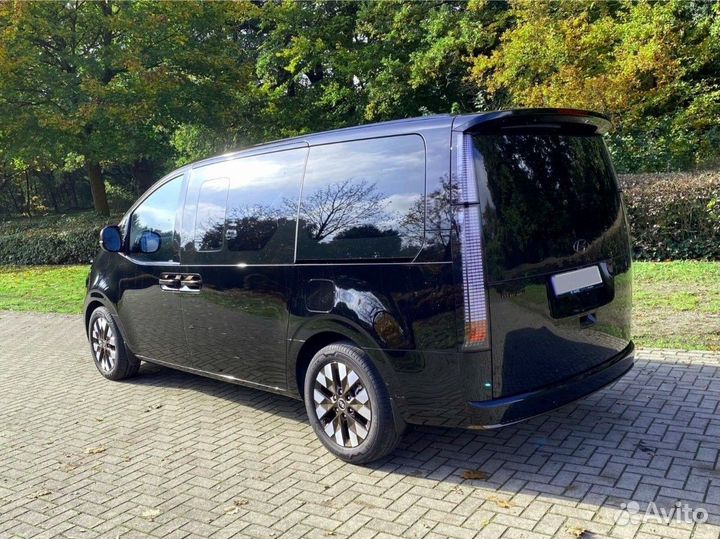 Hyundai Staria 2.2 AT, 2025, 9 042 км