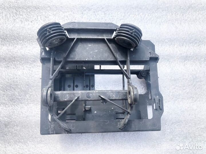 BMW R1200R 2007 пластик крепления мозгов