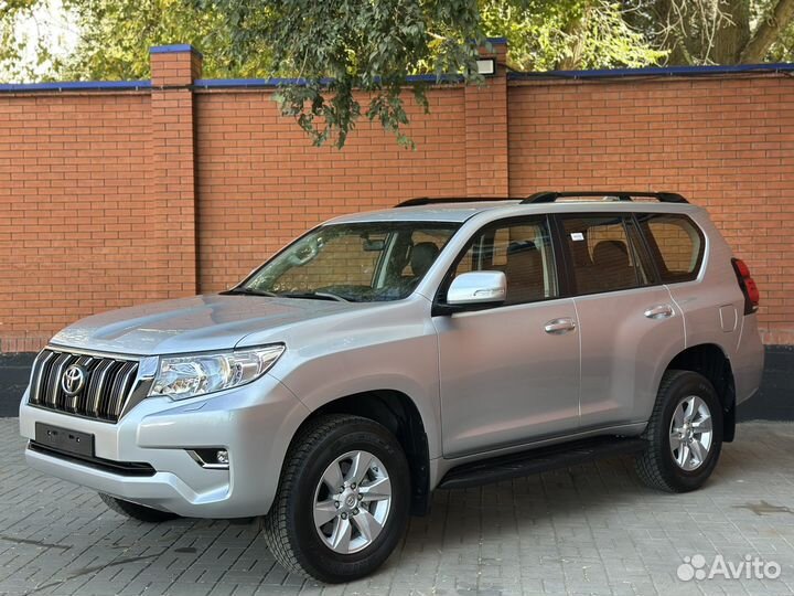 Toyota Land Cruiser Prado 2.8 AT, 2022, 750 км