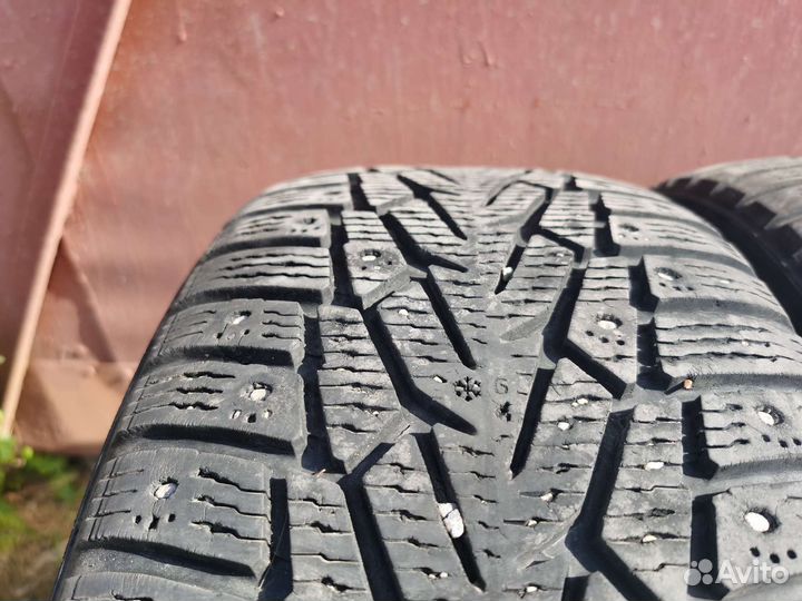 Nokian Tyres Hakkapeliitta 7 215/55 R17