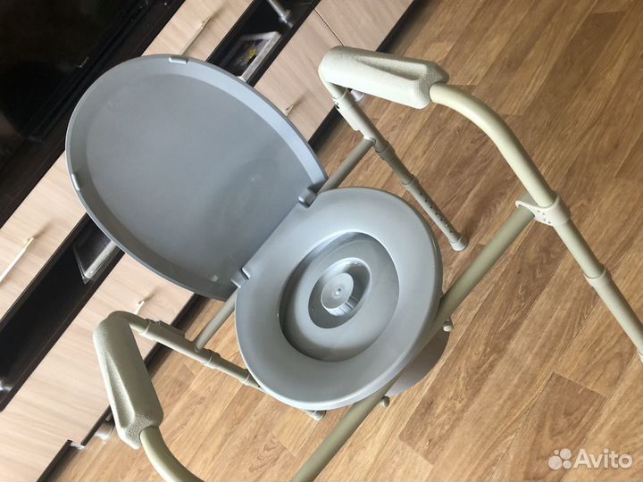 Санитарный стул