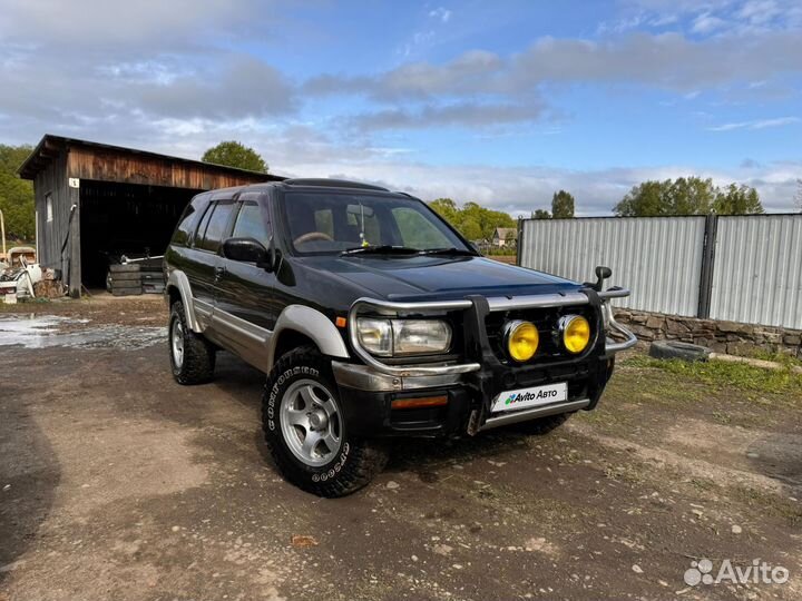 Nissan Terrano 3.0 AT, 1990, 225 658 км