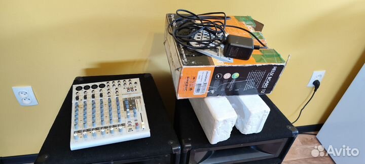 Микшерный пульт Phonic helix board 12